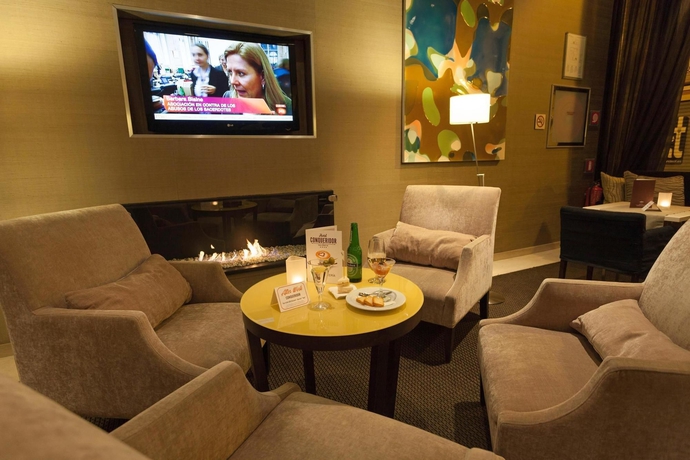 Imagen de los interiores del Hotel Conqueridor. Foto 15