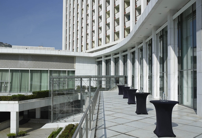 Imagen de los exteriores del Hotel Conrad Athens The Ilisian. Foto 11