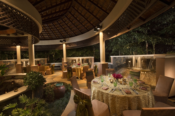 Imagen del bar/restaurante del Hotel Conrad Bangkok Residences. Foto 4