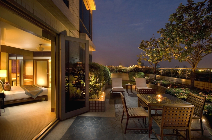 Imagen de los exteriores del Hotel Conrad Bangkok - Sha Extra Plus. Foto 5