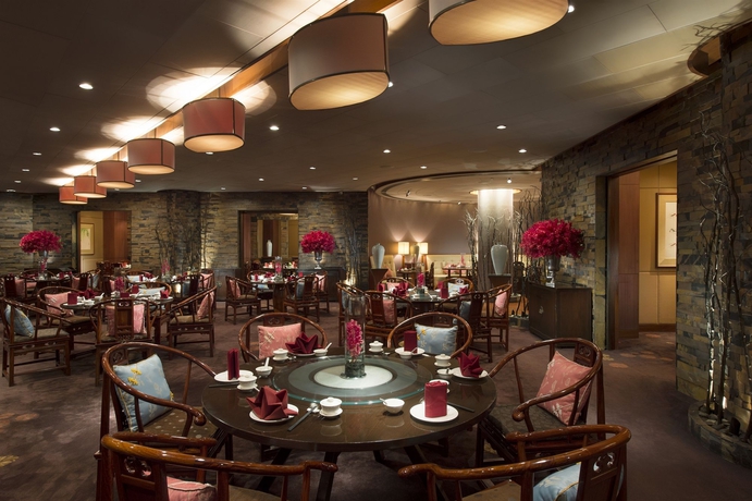 Imagen del bar/restaurante del Hotel Conrad Bangkok - Sha Extra Plus. Foto 4