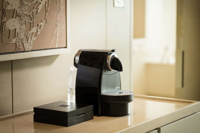 Imagen de la habitación del Hotel Conrad Beijing. Foto 9