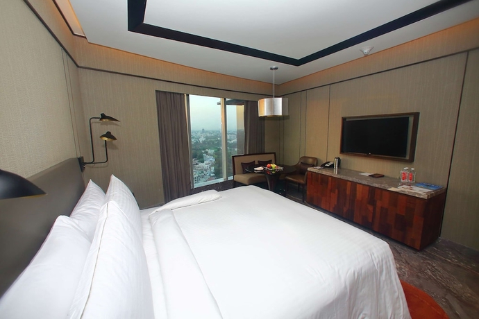 Imagen de la habitación del Hotel Conrad Bengaluru. Foto 9