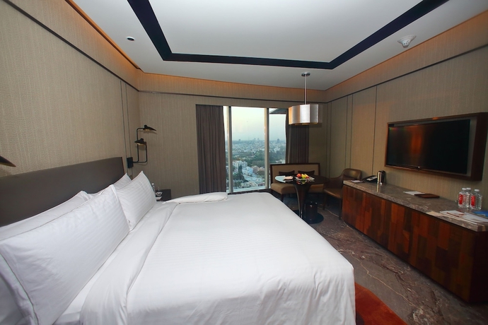 Imagen de la habitación del Hotel Conrad Bengaluru. Foto 13