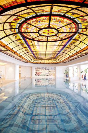 Imagen de la piscina del Hotel Conrad Dalian. Foto 15