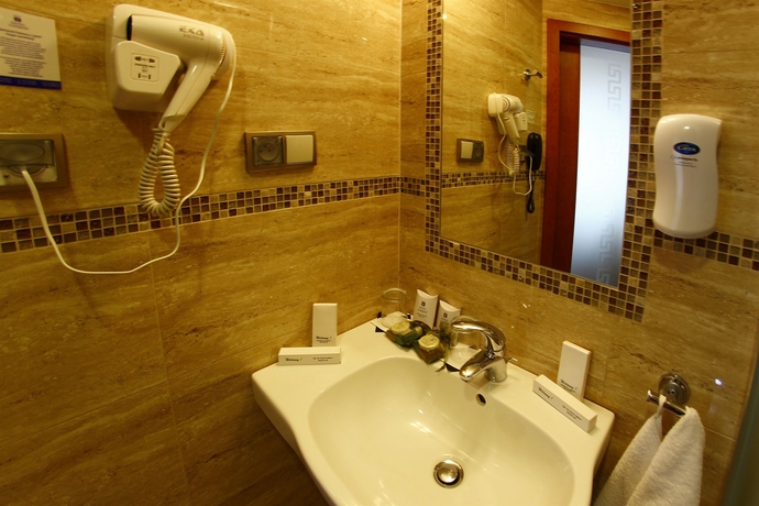 Imagen de la habitación del Hotel Conrad. Foto 8