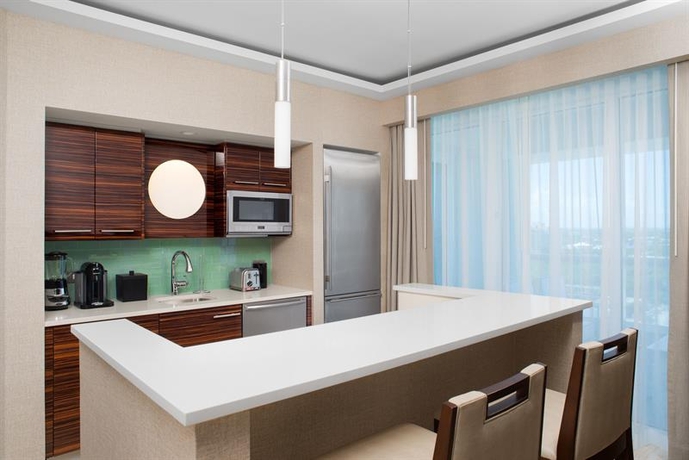 Imagen general del Hotel Conrad Fort Lauderdale Beach. Foto 5