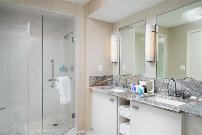 Imagen general del Hotel Conrad Fort Lauderdale Beach. Foto 7