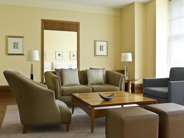 Imagen de la habitación del Hotel Conrad Hamburg. Foto 9