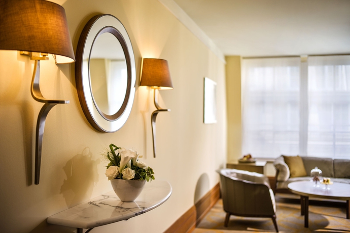 Imagen de la habitación del Hotel Conrad Hamburg. Foto 10
