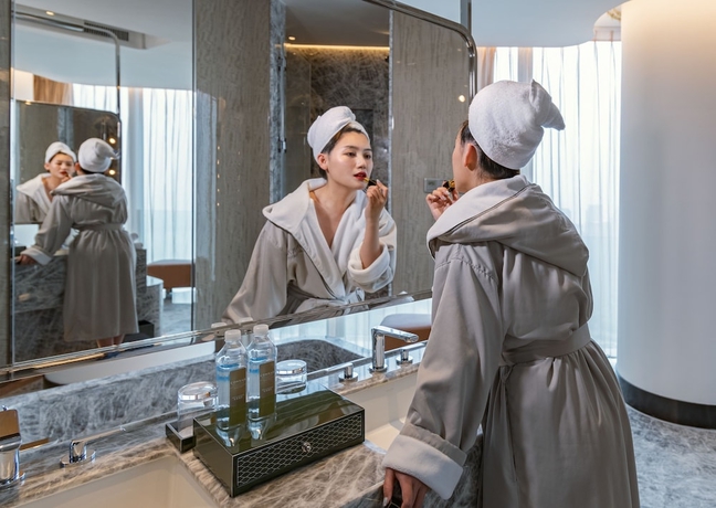 Imagen de la habitación del Hotel Conrad Hangzhou. Foto 9