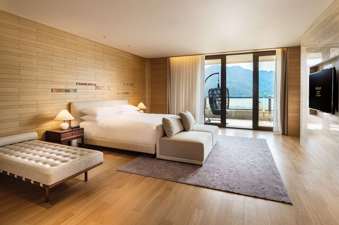 Imagen de la habitación del Hotel Conrad Hangzhou Tonglu. Foto 3