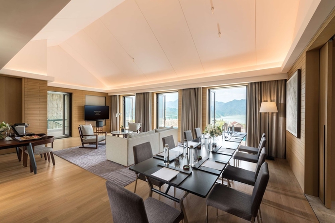 Imagen de la habitación del Hotel Conrad Hangzhou Tonglu. Foto 7