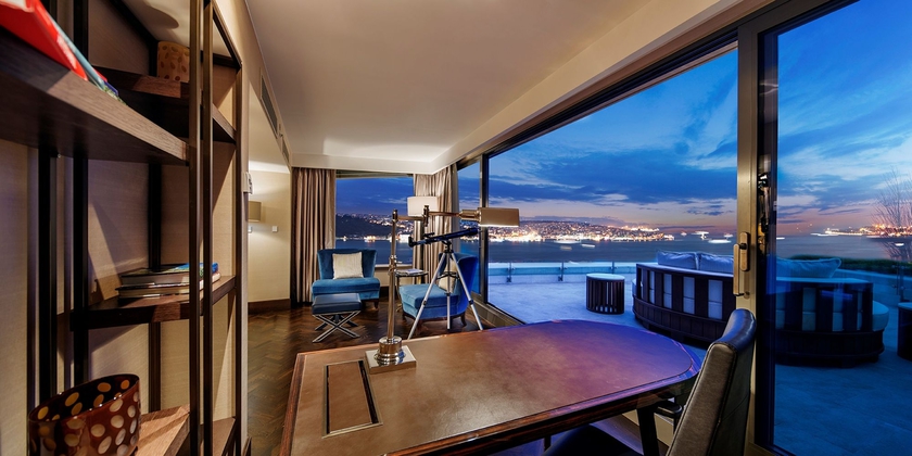 Imagen de la habitación del Hotel Conrad Istanbul Bosphorus. Foto 4