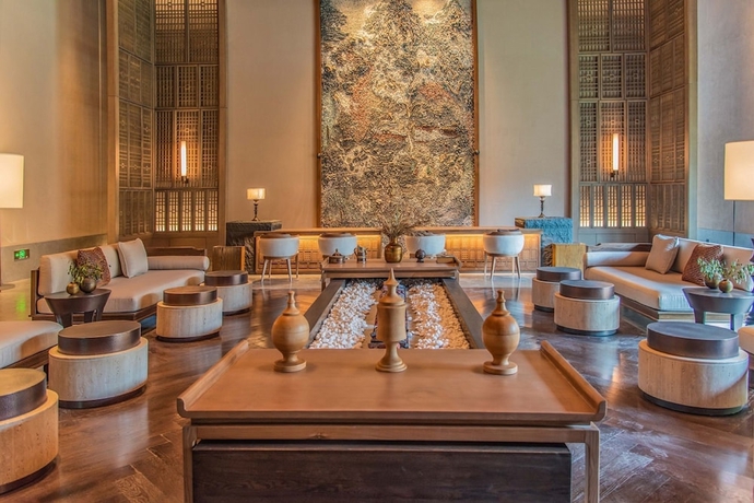 Imagen de los interiores del Hotel Conrad Jiuzhaigou. Foto 19