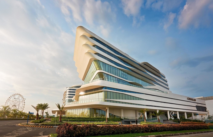 Imagen de los exteriores del Hotel Conrad Manila. Foto 13