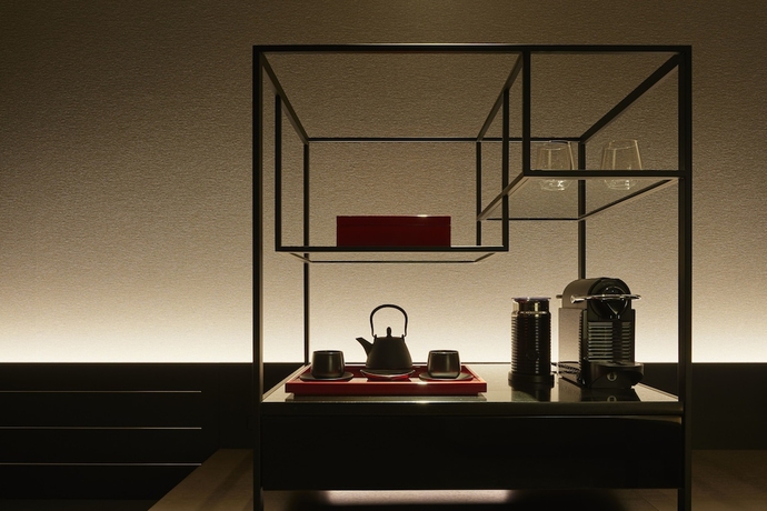 Imagen de la habitación del Hotel Conrad Osaka. Foto 8