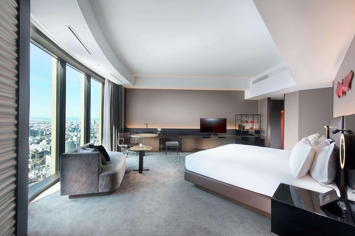 Imagen de la habitación del Hotel Conrad Osaka. Foto 11