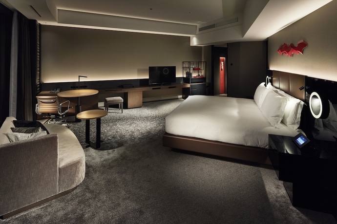 Imagen de la habitación del Hotel Conrad Osaka. Foto 12