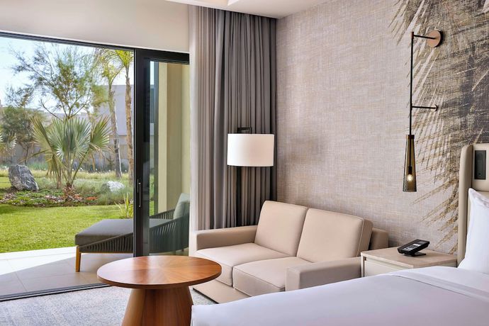 Imagen de la habitación del Hotel Conrad Rabat Arzana. Foto 4