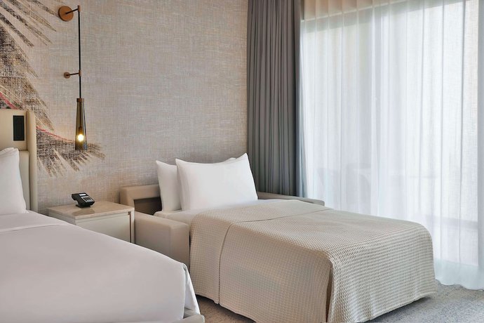 Imagen de la habitación del Hotel Conrad Rabat Arzana. Foto 12