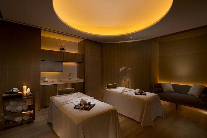 Imagen de la piscina del Hotel Conrad Seoul. Foto 14