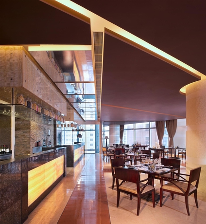 Imagen del bar/restaurante del Hotel Conrad Shanghai. Foto 6