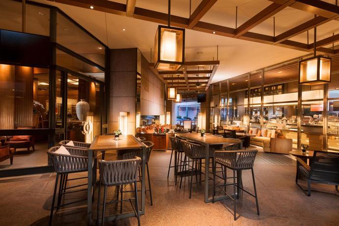 Imagen del bar/restaurante del Hotel Conrad Singapore Marina Bay. Foto 3