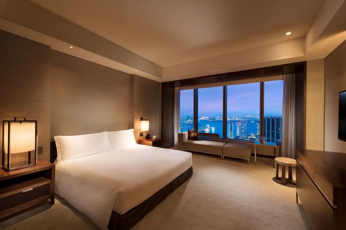 Imagen de la habitación del Hotel Conrad Tokyo. Foto 2