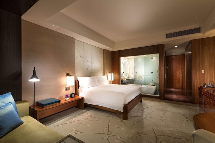 Imagen de la habitación del Hotel Conrad Tokyo. Foto 6