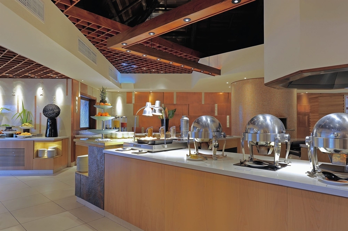 Imagen del bar/restaurante del Hotel Constance Ephélia. Foto 3