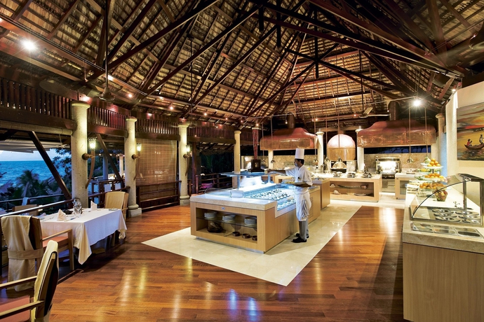 Imagen del bar/restaurante del Hotel Constance Lémuria. Foto 3