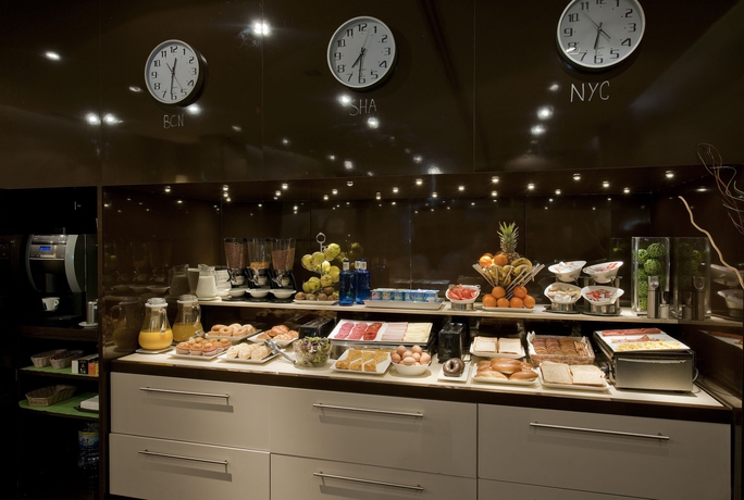 Imagen del bar/restaurante del Hotel Constanza. Foto 3