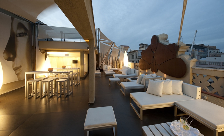 Imagen de los exteriores del Hotel Constanza. Foto 9