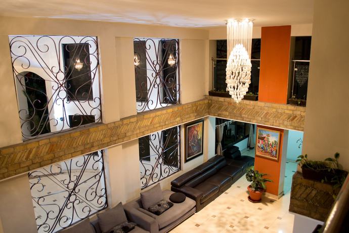 Imagen de los interiores del Hotel Constellation, Delmas. Foto 19