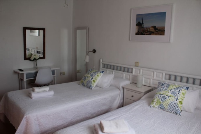 Imagen de la habitación del Hotel Consuegra. Foto 10