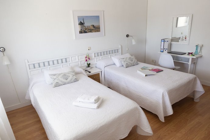 Imagen de la habitación del Hotel Consuegra. Foto 11