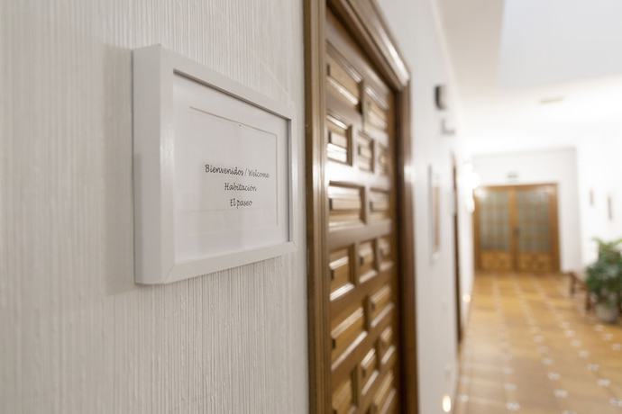 Imagen de los interiores del Hotel Consuegra. Foto 16