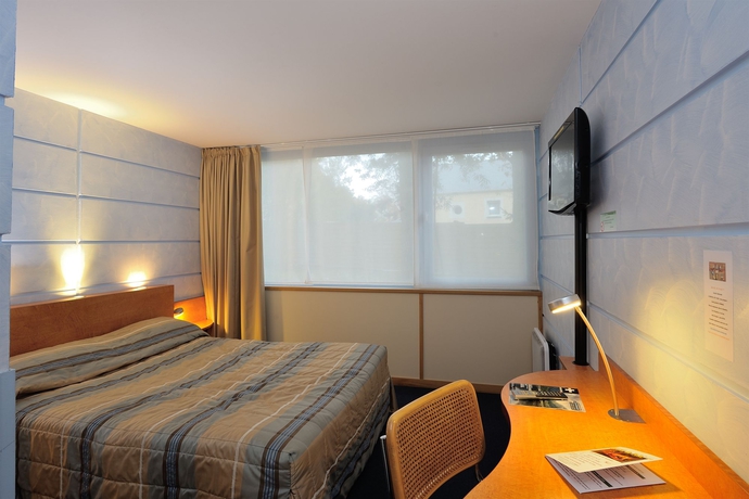 Imagen de la habitación del Hotel Contact Du Parc. Foto 5