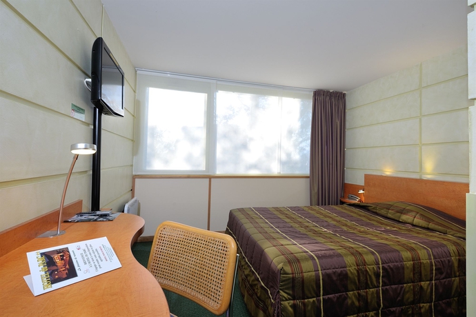 Imagen de la habitación del Hotel Contact Du Parc. Foto 6
