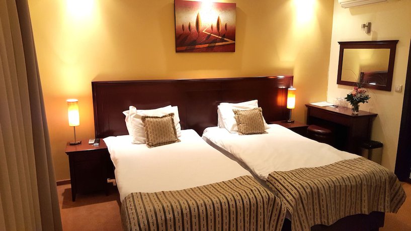 Imagen general del Hotel Contact. Foto 1