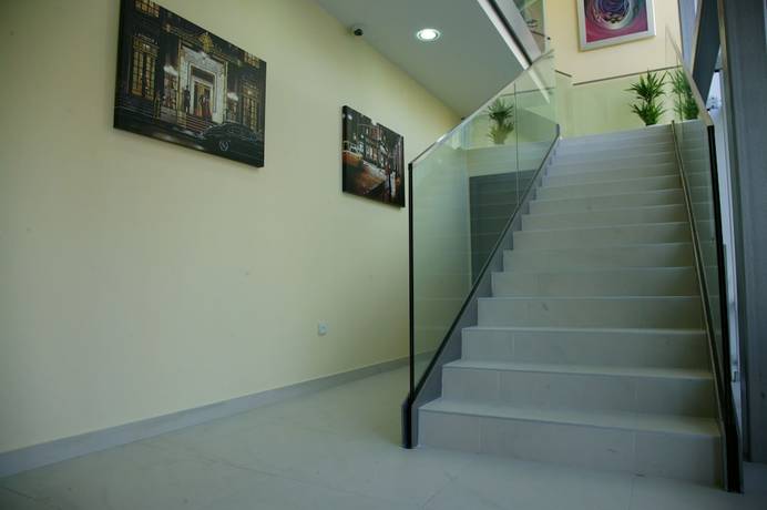 Imagen de los interiores del Hotel Contact. Foto 19