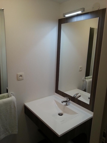 Imagen de la habitación del Hotel Contact Fontenay-le-comte. Foto 18