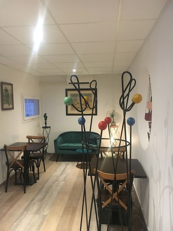 Imagen de los interiores del Hotel Contact Hôtel Marseille Aubagne. Foto 15