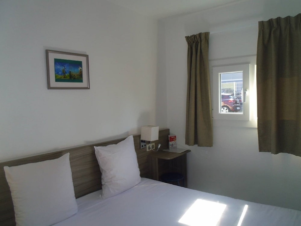 Imagen de la habitación del Hotel Contact Hôtel Marseille Aubagne. Foto 8