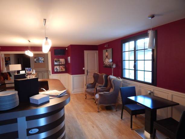 Imagen de los interiores del Hotel Contact H&ocirc;tel du Relais Thouars. Foto 15