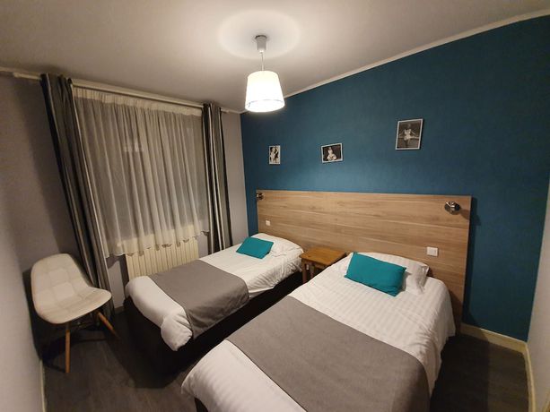 Imagen de la habitación del Hotel Contact H&ocirc;tel du Relais Thouars. Foto 9