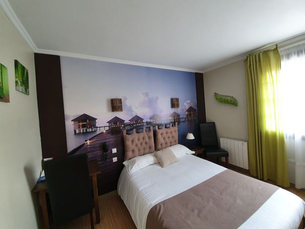 Imagen de la habitación del Hotel Contact H&ocirc;tel du Relais Thouars. Foto 11