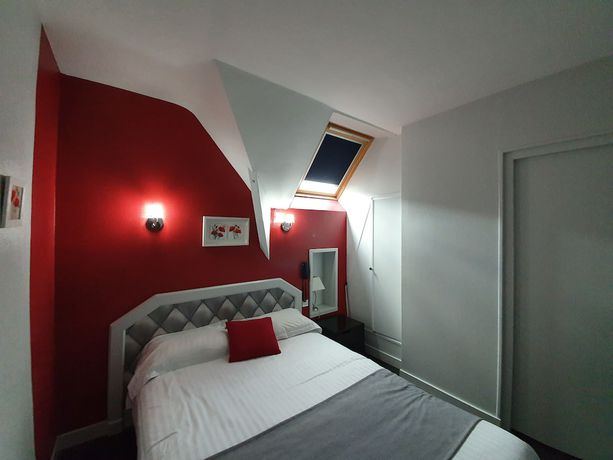 Imagen de la habitación del Hotel Contact H&ocirc;tel du Relais Thouars. Foto 12
