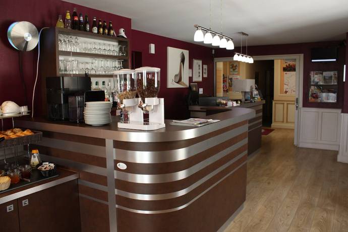 Imagen de los interiores del Hotel Contact H&ocirc;tel du Relais Thouars. Foto 20